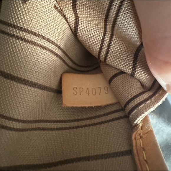 Louis Vuitton Neverfull GM - Picture 9 of 9